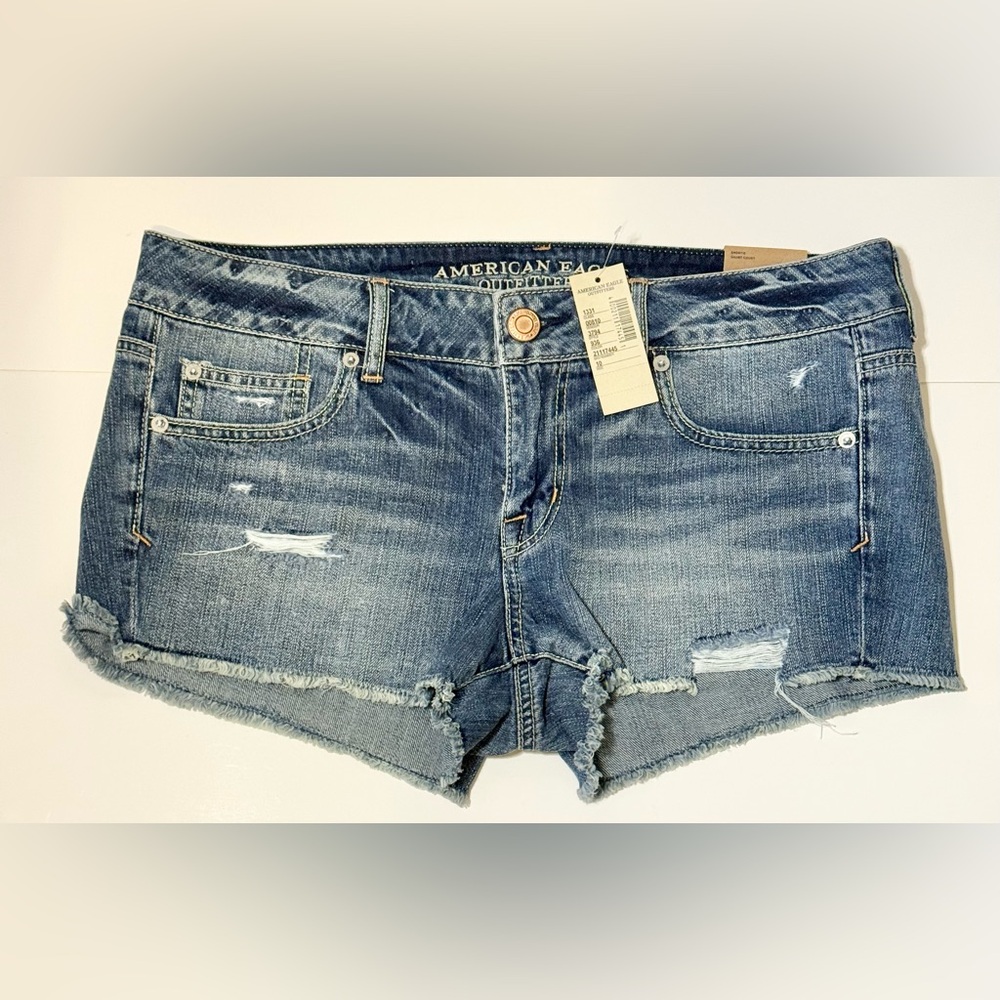 NWT American Eagle Women's Low Rise Shortie Denim Jean Distressed Shorts Sz 10